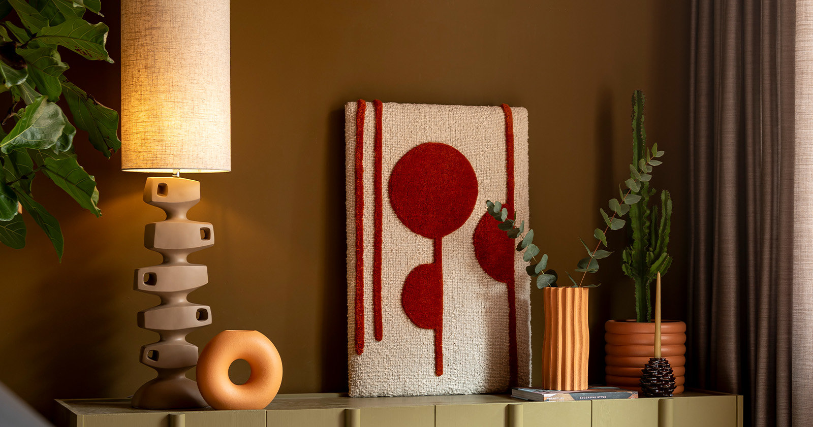 COCOmaison Modern Seventies interior with warm tones and retro shapes
