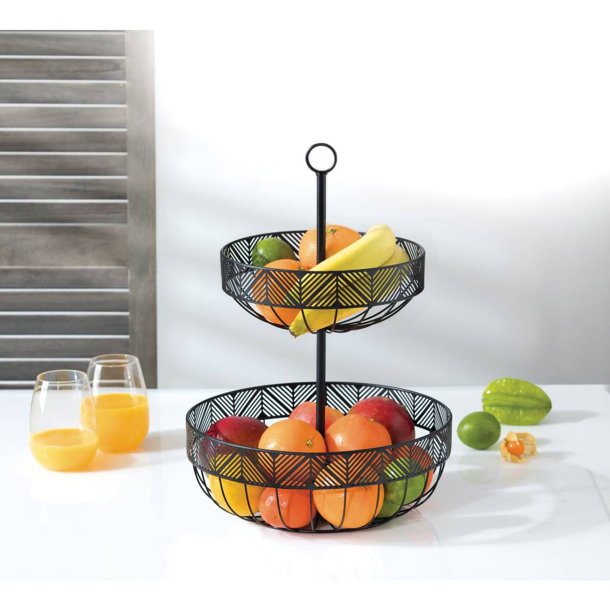 Centerpieces and fruit bowls