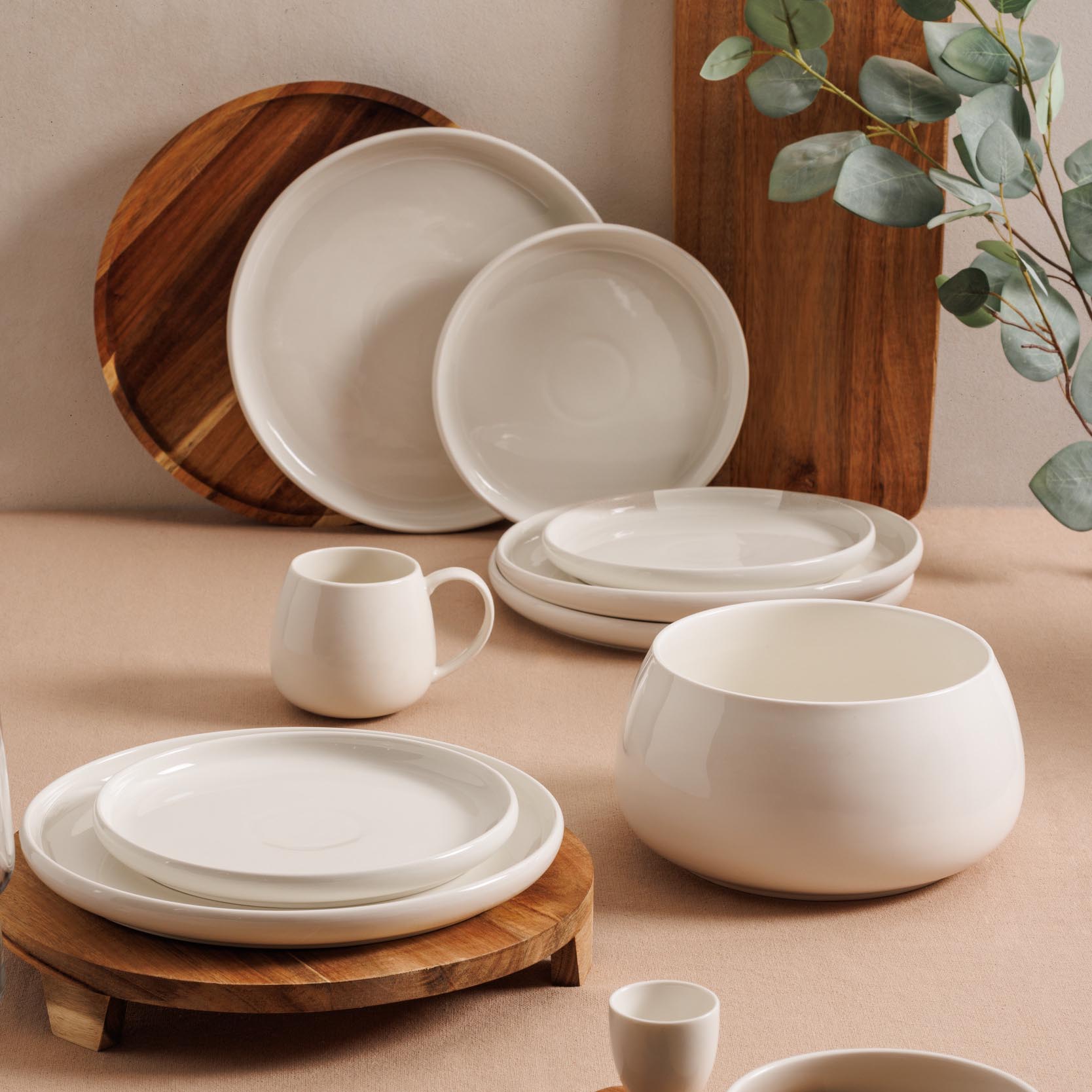 Plates and bowls