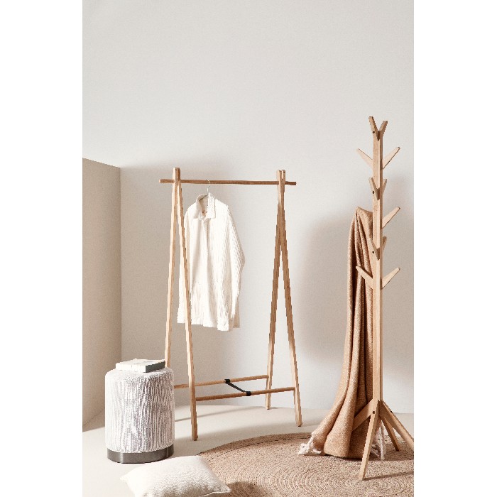 household-goods/garment-racks-wall-hooks/bizzotto-daiki-natural-clothes-hanger-stand