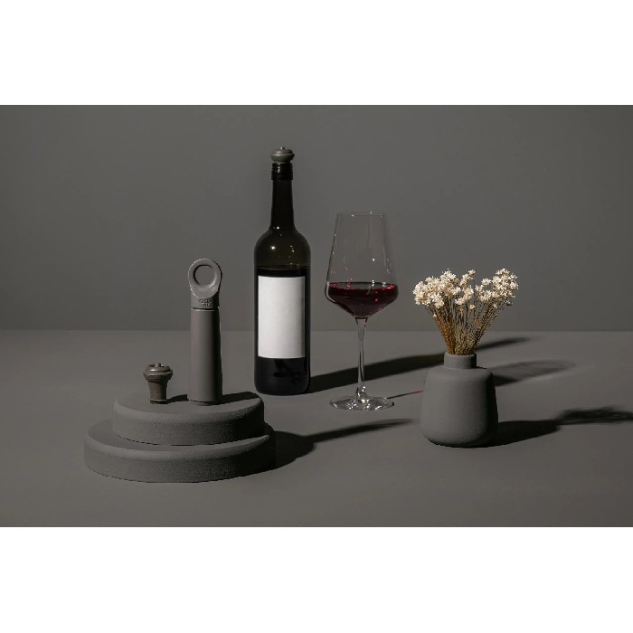 kitchenware/miscellaneous-kitchenware/loop-wine-saver-graphite