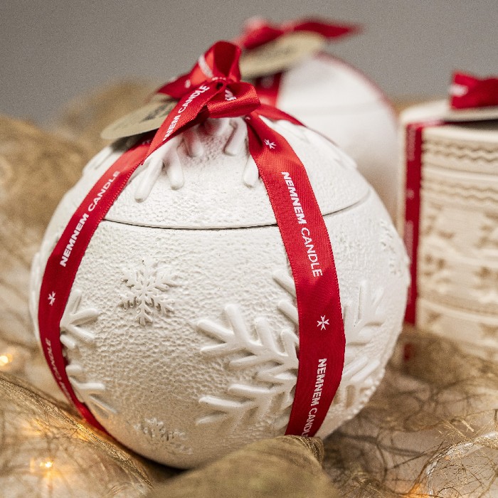christmas/decorations/nemnem-snowball-christmas-edition