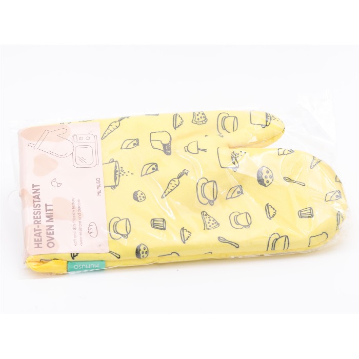 home-textiles/kitchen-textiles/mumuso-heat-resistant-oven-mitt-yellow