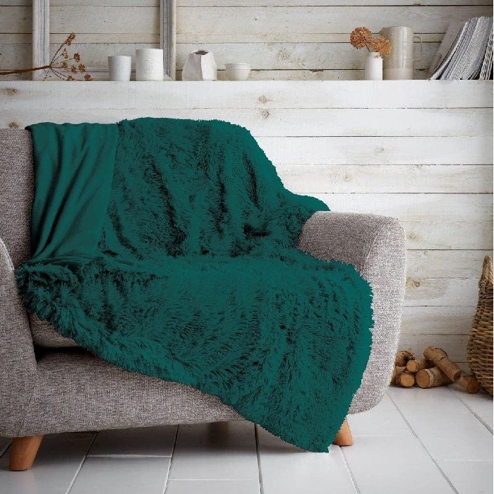home-textiles/blankets-throws/hugg-snug-throw-150cm-x-200cm-green