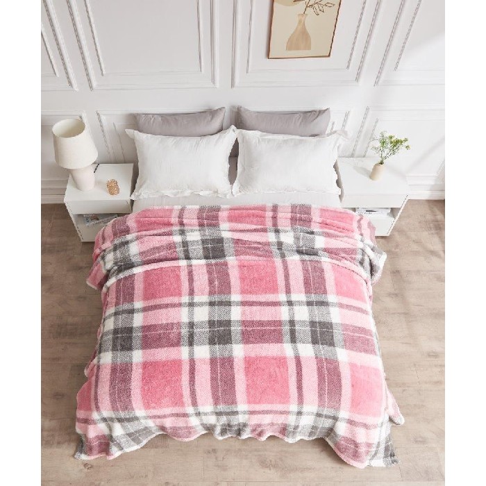 home-textiles/blankets-throws/teddy-throw-windsor-check-double-blush-pink