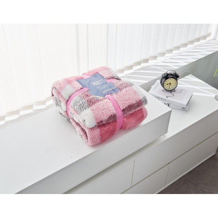 home-textiles/blankets-throws/teddy-throw-windsor-check-double-blush-pink