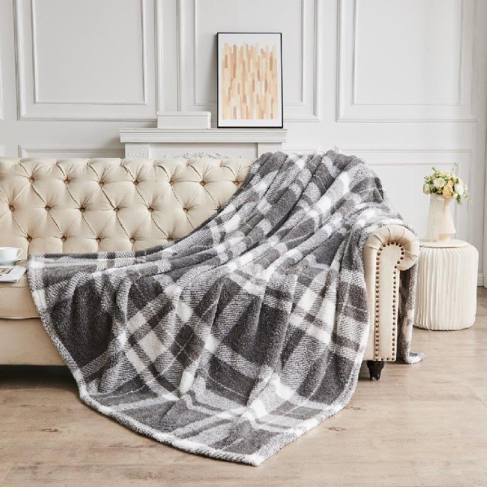 home-textiles/blankets-throws/teddy-throw-windsor-check-double-greycharcoal