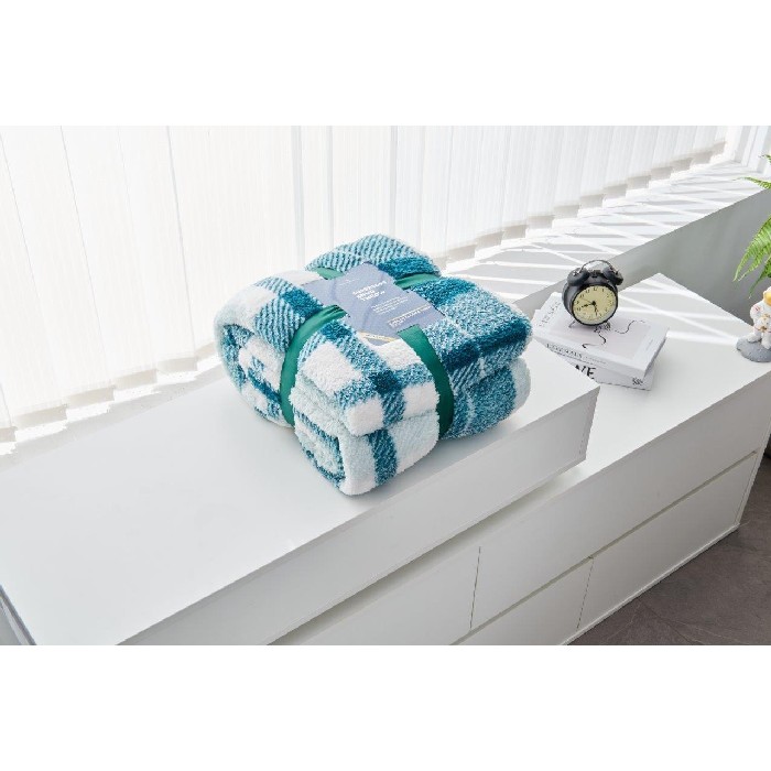 home-textiles/blankets-throws/teddy-throw-windsor-check-single-green