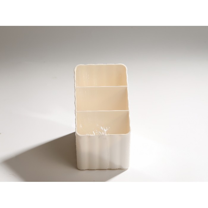 household-goods/storage-baskets-boxes/mumuso-3-compartment-multifunctional-storage-holder