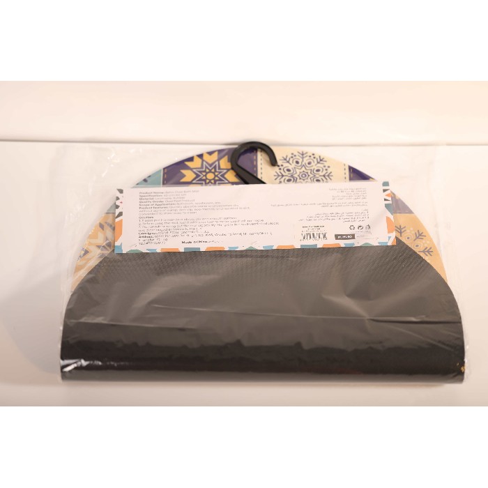 home-textiles/bathroom-carpets/mumuso-retro-oval-bath-mat-snowflake
