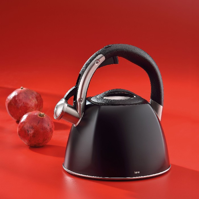 kitchenware/tea-coffee-accessories/kela-kettle-vitus-black