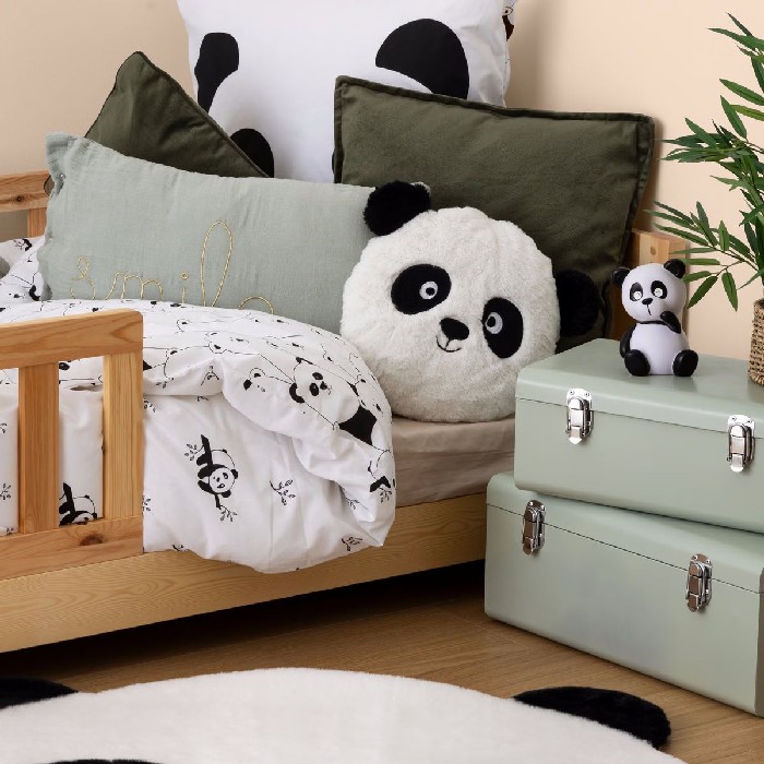kids-and-stationery/kids-accessories-deco/atmosphera-for-kids-round-panda-fake-fur-cushion
