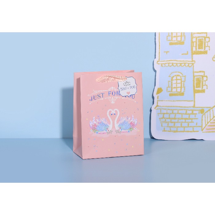 kids-and-stationery/stationery/mumuso-beautiful-swan-gift-bag-pinkm
