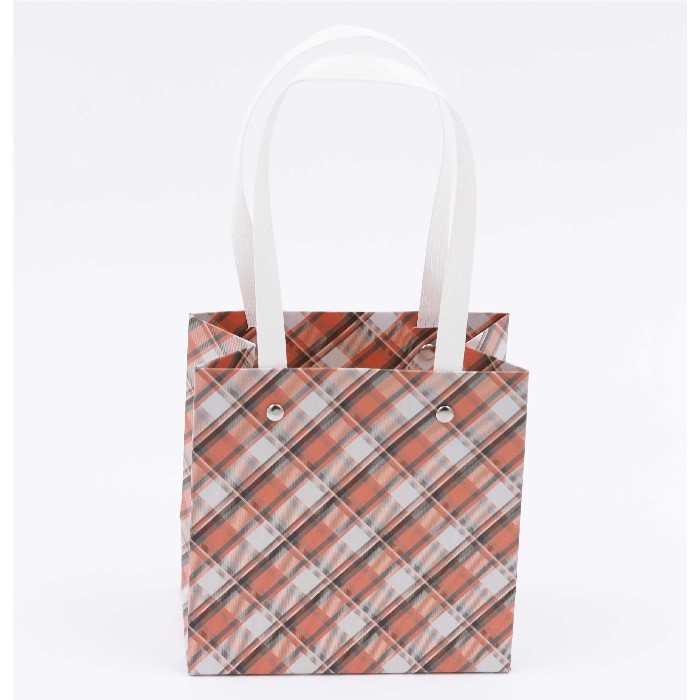 kids-and-stationery/stationery/mumuso-plaid-gift-bag-s