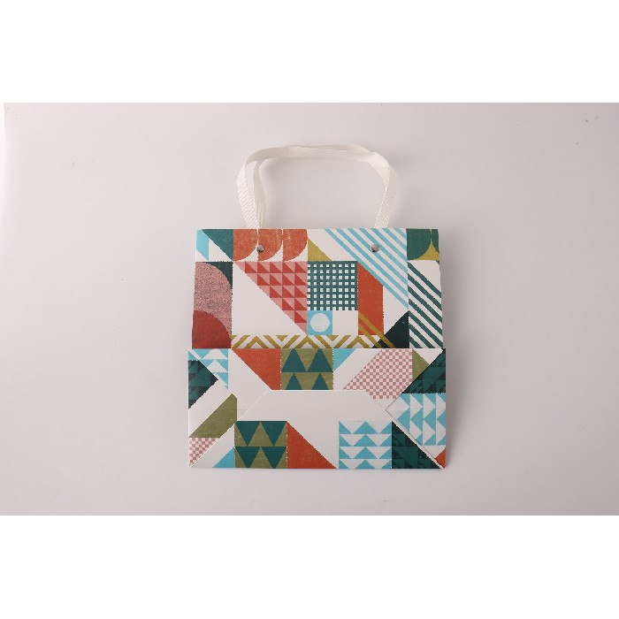 kids-and-stationery/stationery/mumuso-gift-bag-s-19