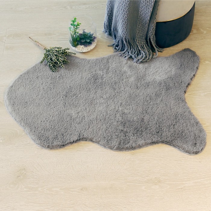 home-textiles/carpets-rugs/atmosphera-rug-fur-extra-soft-grey-60cm-x-90cm