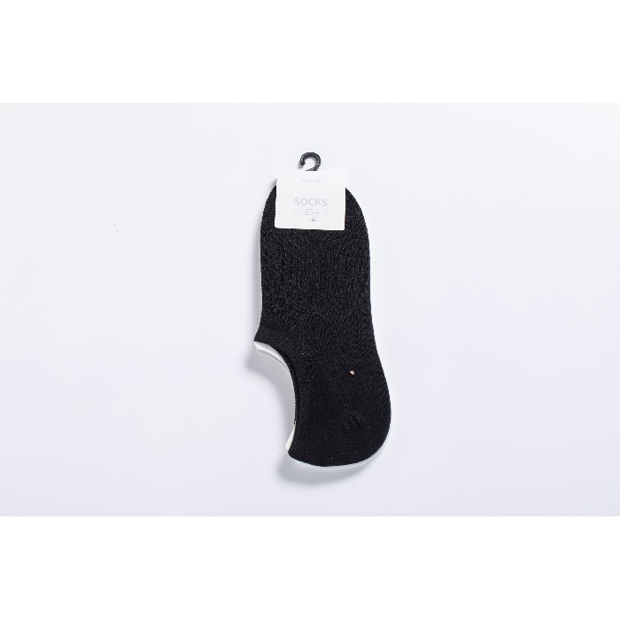 household-goods/clothes-shoes-accessories/mumuso-men-s-embossed-no-show-socks-2-pairblack-white