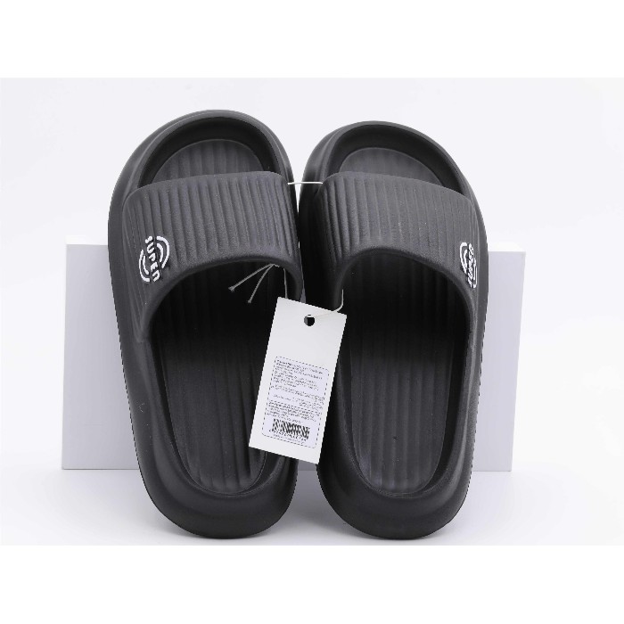 household-goods/clothes-shoes-accessories/mumuso-men-s-vertical-stripe-slippers-black42-43
