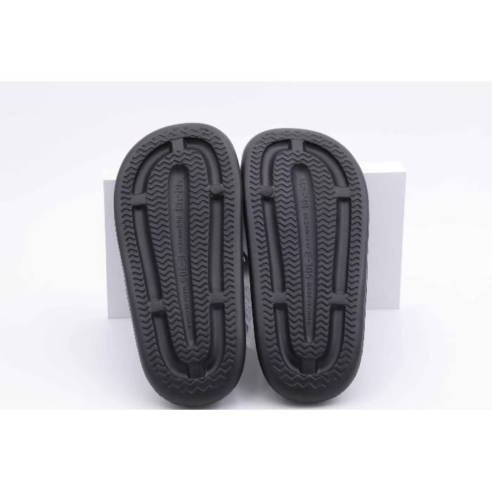 household-goods/clothes-shoes-accessories/mumuso-men-s-vertical-stripe-slippers-black42-43