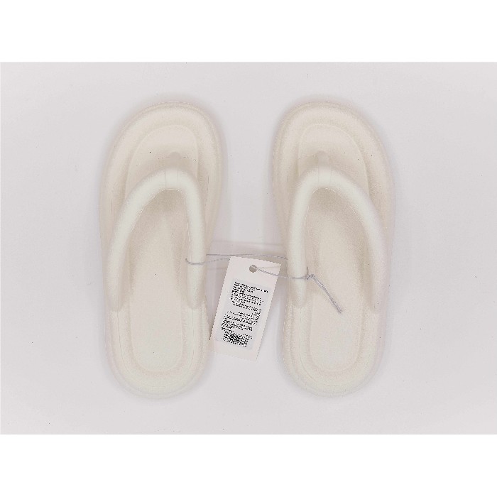 household-goods/clothes-shoes-accessories/mumuso-women-s-comfortable-flip-flops-white40-41