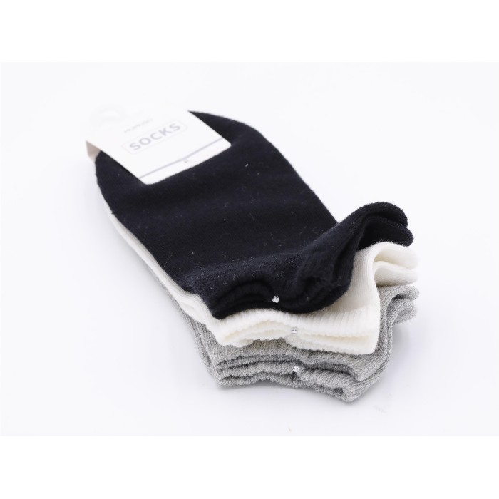 household-goods/clothes-shoes-accessories/mumuso-women's-3-pack-basic-low-cut-socks-black-white-gray