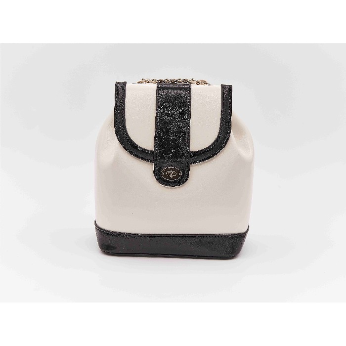 household-goods/clothes-shoes-accessories/mumuso-fashion-backpack-with-chain-strap-black-white