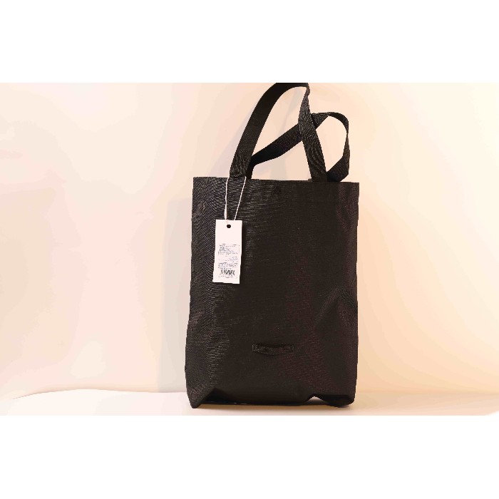 household-goods/clothes-shoes-accessories/mumuso-portable-vertical-handbag-black