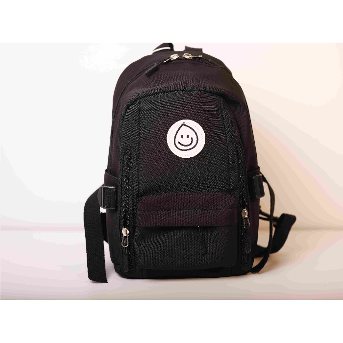 household-goods/clothes-shoes-accessories/mumuso-shoulder-bag-with-smiling-face-black