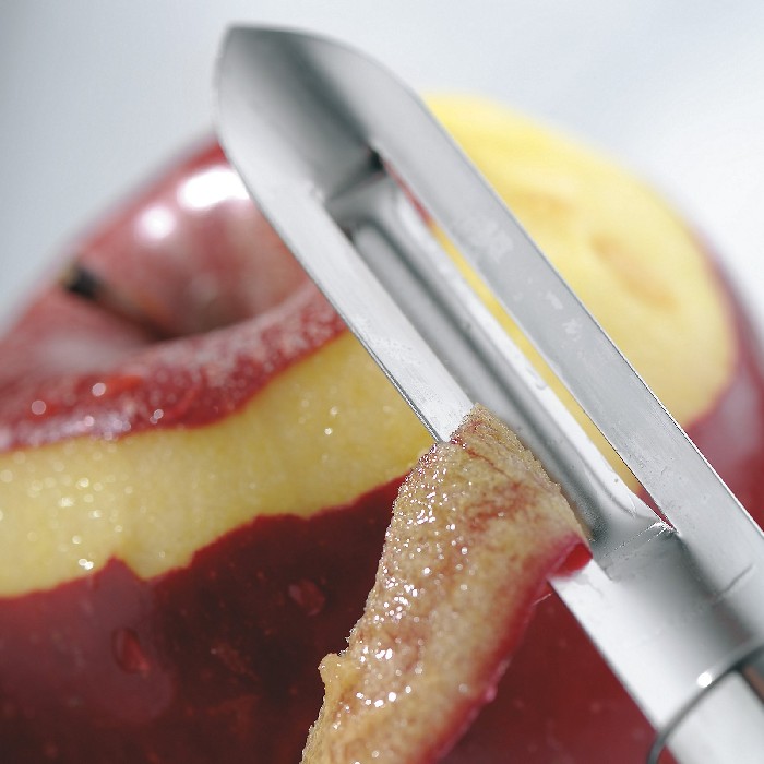 kitchenware/miscellaneous-kitchenware/kela-close-p-shape-peeler-stainless-steel
