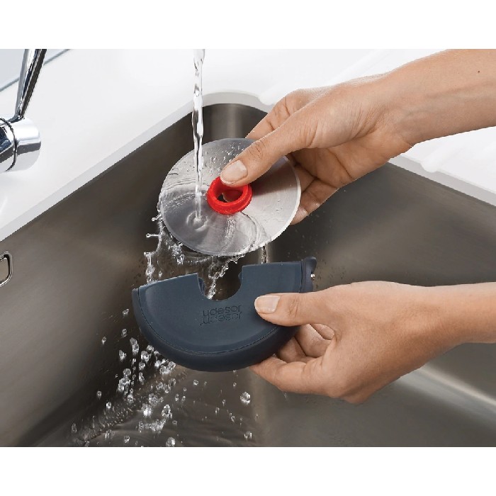 kitchenware/utensils/disc-easy-clean-pizza-wheel-greyred