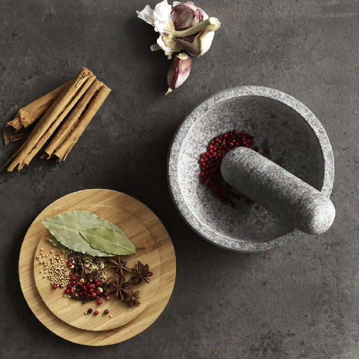 kitchenware/miscellaneous-kitchenware/dash-pestle-mortar-with-bamboo-lid