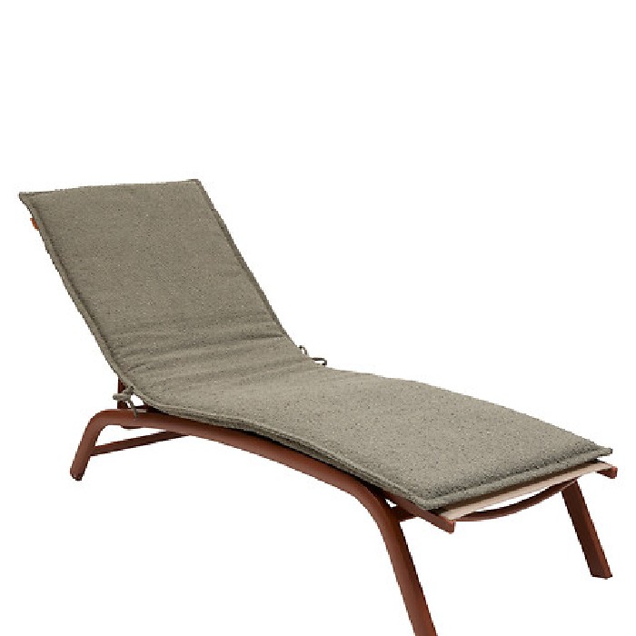 outdoor/cushions/hesperide-solfia-lounger-cushion-baytree