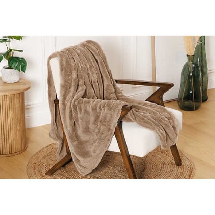 home-textiles/blankets-throws/atmosphera-sherpa-throw-–-130cm-x-170cm-4-assorted