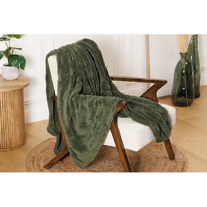 home-textiles/blankets-throws/atmosphera-sherpa-throw-–-130cm-x-170cm-4-assorted