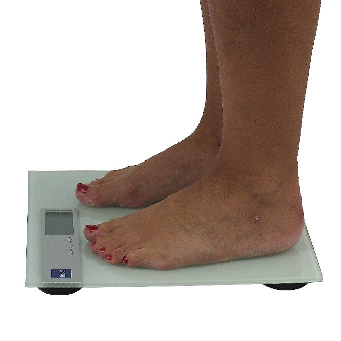 bathrooms/bathroom-weighing-scales/kela-linda-bathroom-scale-white-glass