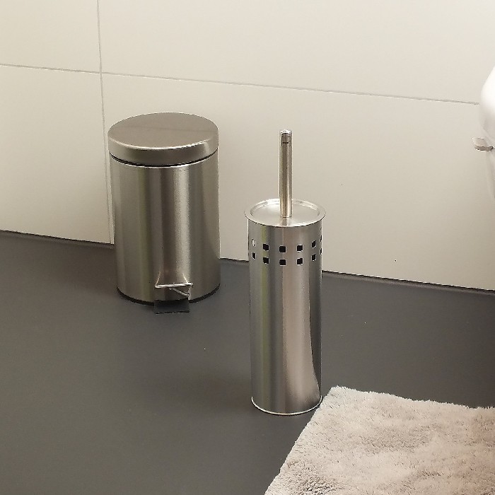 bathrooms/toilet-brushes/kela-leo-wc-set-stainless-steel