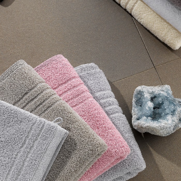 home-textiles/bath-linen-towels/kela-hand-towel-leonora-silver-grey