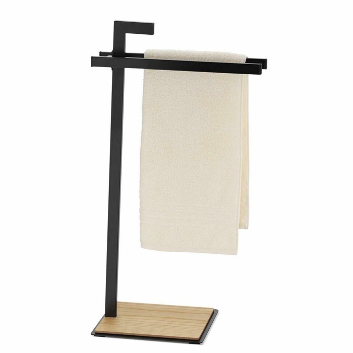 bathrooms/towel-rails-hooks/kela-towel-holder-oak