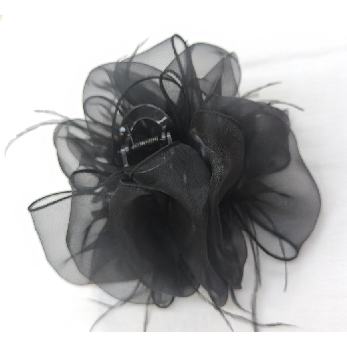 household-goods/clothes-shoes-accessories/mumuso-mj-han-fan-temperament-claw-clamp