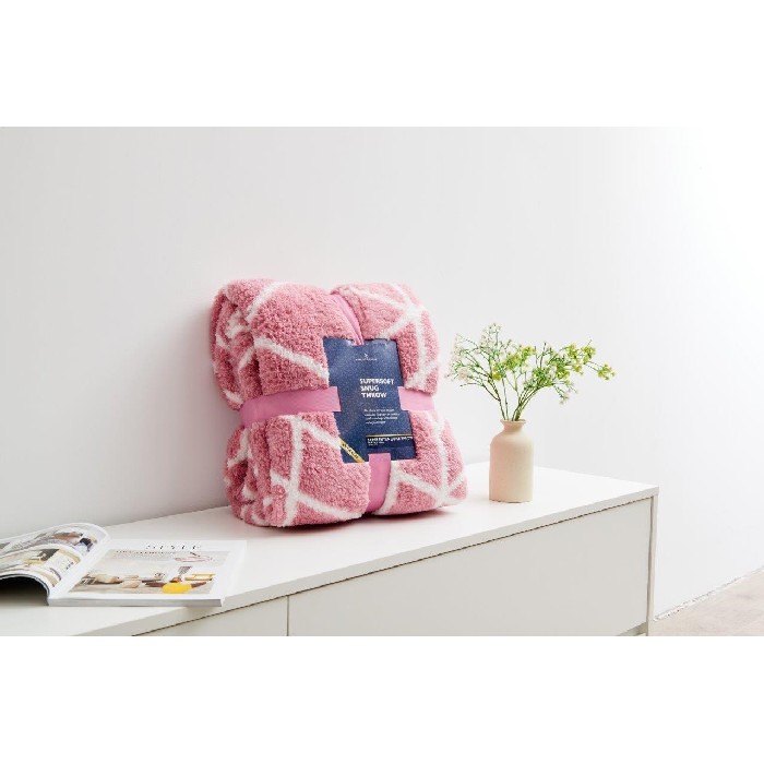 home-textiles/blankets-throws/teddy-throw-ely-geo-200cm-x-240cm-blush-pink