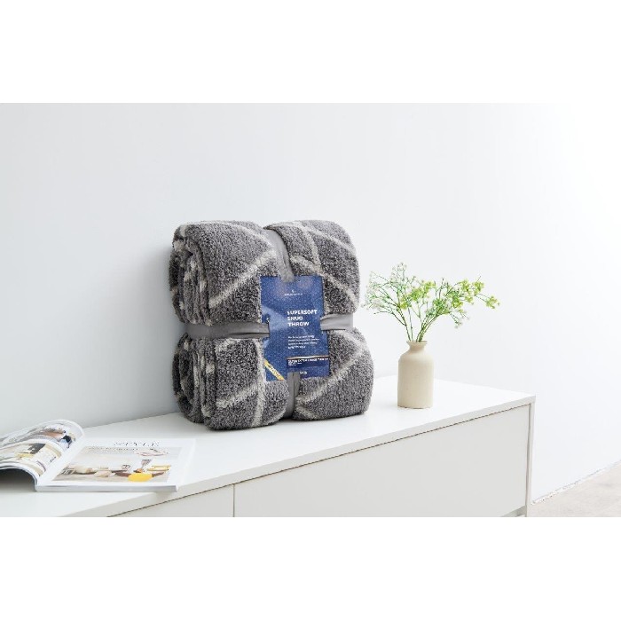 home-textiles/blankets-throws/teddy-throw-ely-geo-200cm-x-240cm-charcoal