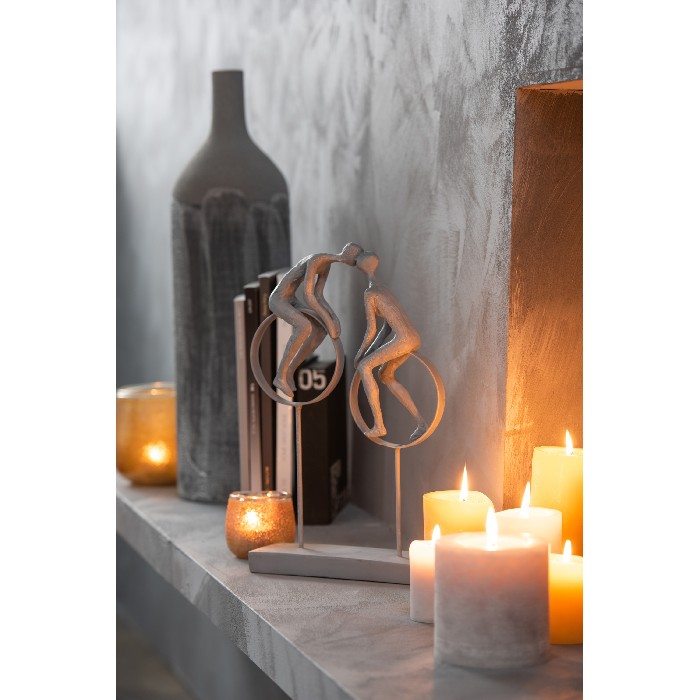 home-decor/decorative-ornaments/couple-on-circles-polyresin-grey
