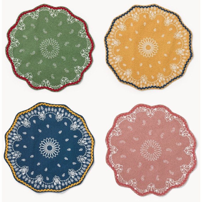 tableware/placemats-coasters-trivets/coincasa-pure-cotton-placemat-with-bandana-print-and-scalloped-edges
