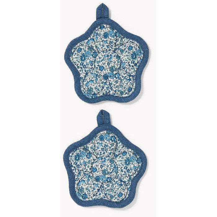 home-textiles/kitchen-textiles/coincasa-set-of-2-pure-cotton-shaped-pot-holders-with-flower-print-blue
