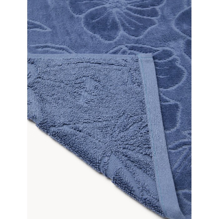 home-textiles/bath-linen-towels/coincasa-damask-patterned-towel-in-pure-cotton-velour-blue-6811429