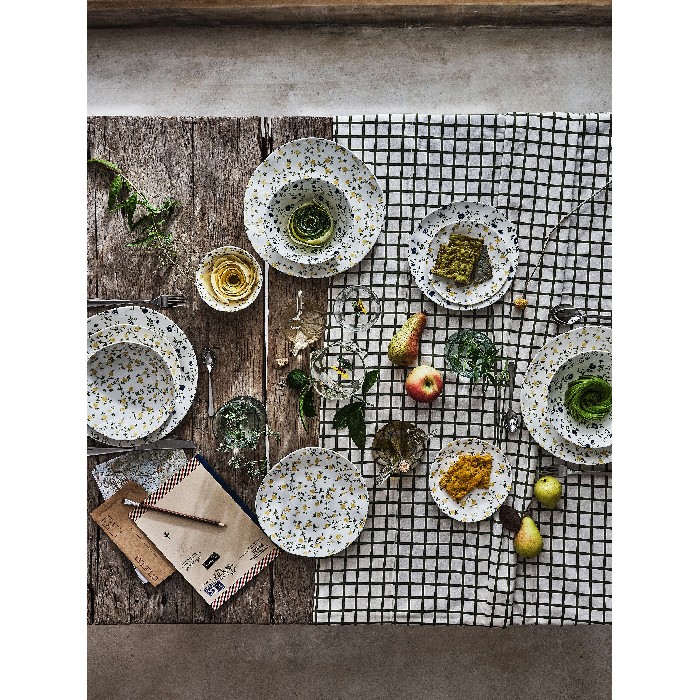 tableware/plates-bowls/coincasa-porcelain-bread-plate-with-flower-motif