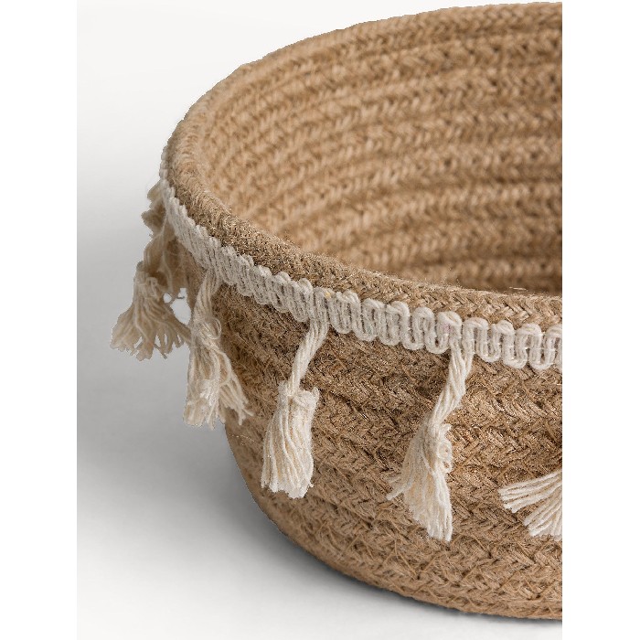 tableware/centrepieces-fruit-bowls/coincasa-basket-with-tassels