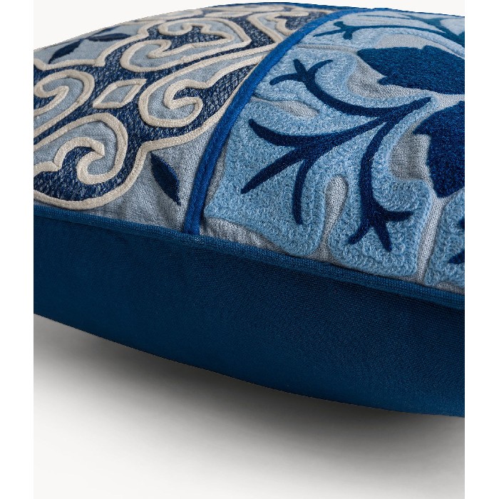home-textiles/cushions-cushion-covers/coincasa-geometric-cotton-pillow-45cm-x-45cm-7477817