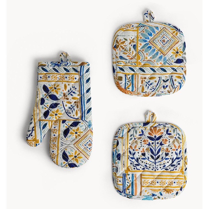 home-textiles/kitchen-textiles/coincasa-set-of-2-pot-holders-and-kitchen-glove-in-pure-cotton-panama-with-majolica-print-7479039
