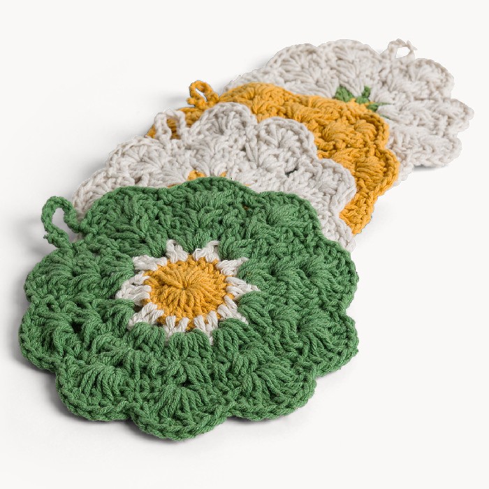 home-textiles/kitchen-textiles/coincasa-flower-shaped-crochet-pot-holder-7490840